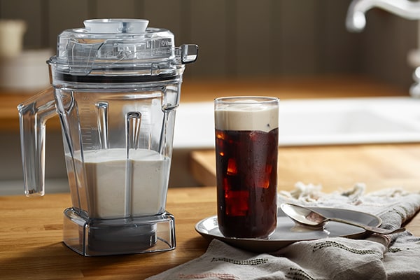 Bladeless Blending in the Vitamix® Aer™ Disc Container | Vitamix