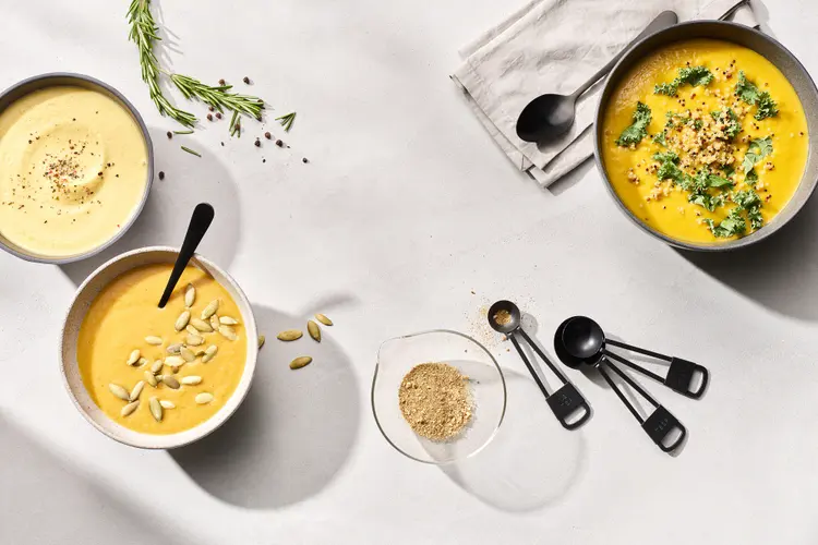 Soupes_HaricotsBlancsRomarin_Chou-fleurRôti_RacinesRôties_RehausseurDeSaveur_A-v2.jpeg