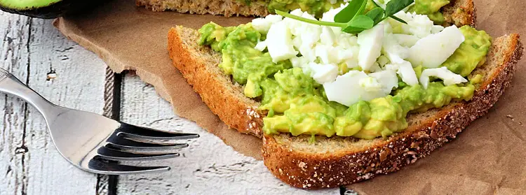 3-variantes-uniques-sur-toast-à-l'avocat-main.jpg