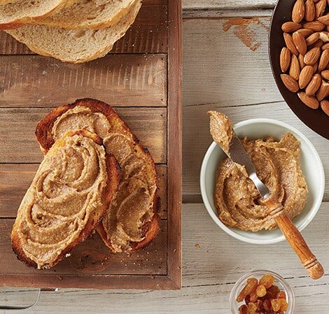 Tartinade déjeuner aux raisins et aux amandes