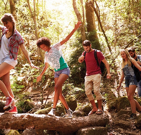 /content/vitamix/us/en_us/articles/9-energizing-snacks-for-hiking.html