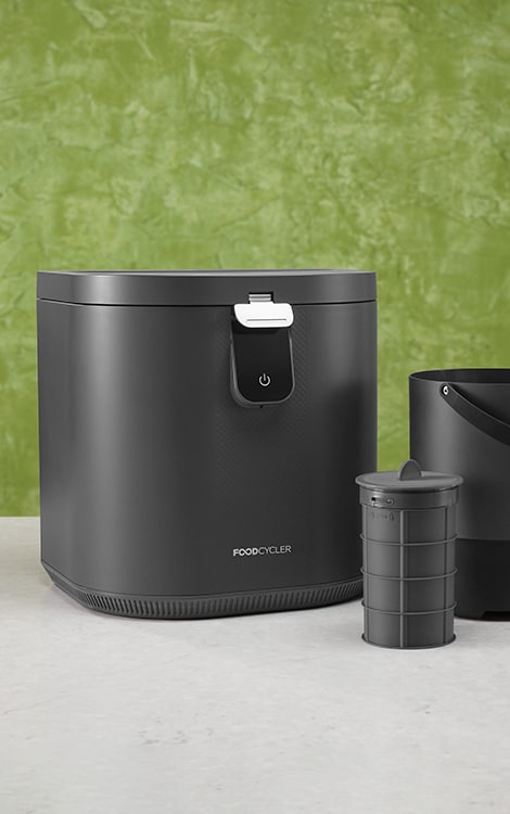 Image of the Vitamix FoodCycler Eco 5 on a Table