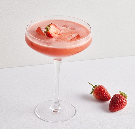 Strawberry Gin Cocktail Hero