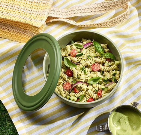 /content/vitamix/ca/en_us/recipes/creamy-avocado-pasta-salad-immersion-blender.html