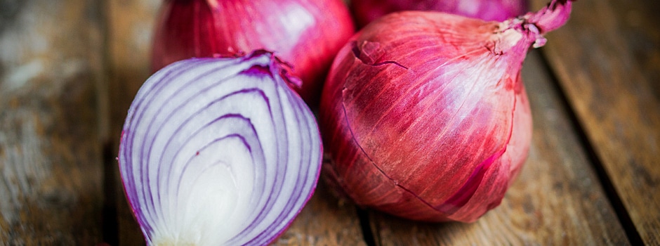 5-tricks-to-cutting-onions-without-tears-main.jpg	