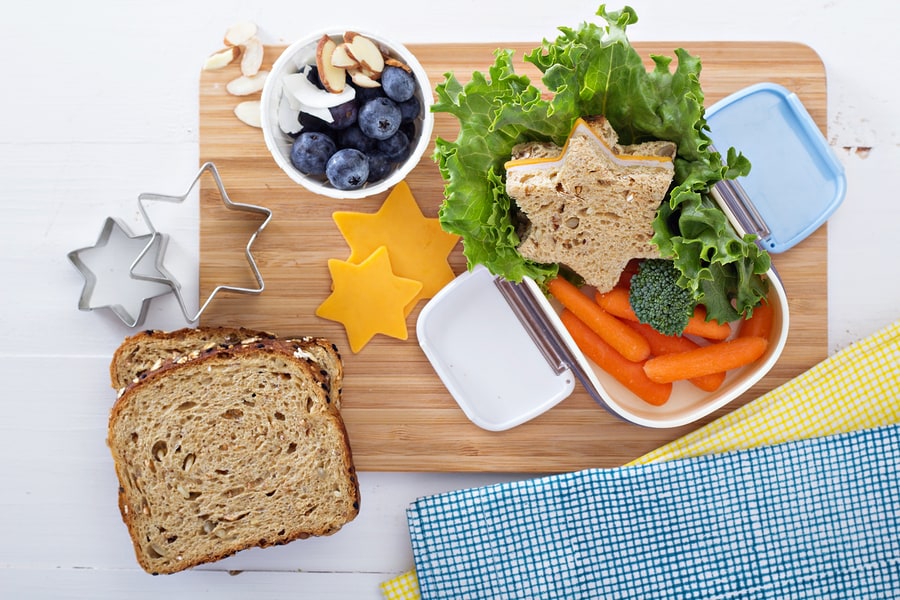 How to Prepare a Healthy Lunch for Kids