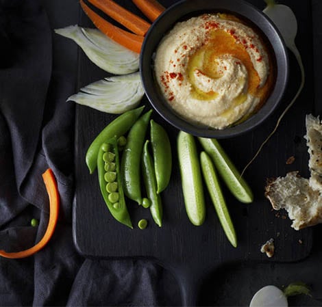 vegetables with hummus