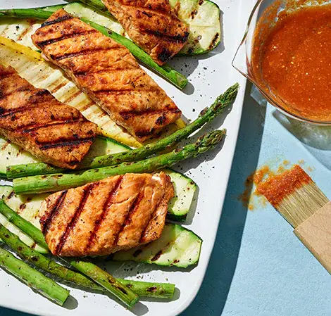Salmón a la parrilla con especias gochujang
