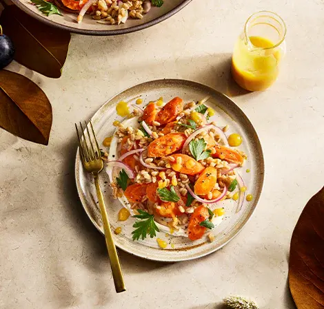 Ensalada de zanahoria y farro con aderezo de albaricoque