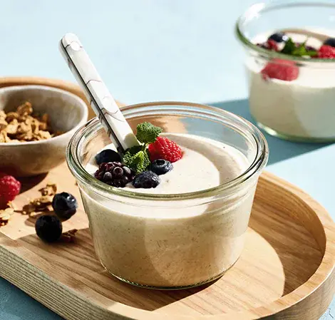 Yogur casero de leche de almendras