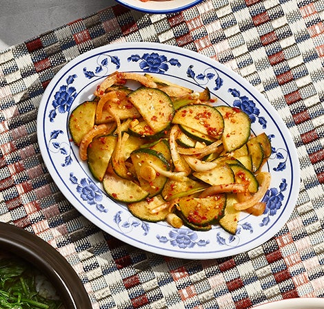 Ensalada picante de pepino (Oi Muchim)