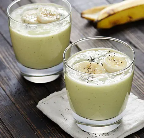 Bebida de plátano y aguacate